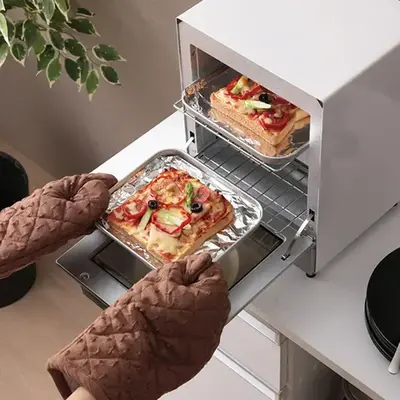 上・中・下にある3本のヒーターで焼けムラが起きにくい。 上・中・下にある3本のヒーターで焼けムラが起きにくい。