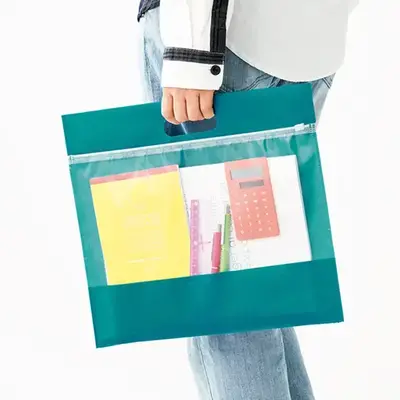 持ち運びに便利な持ち手付き 持ち運びに便利な持ち手付き