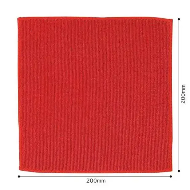 200mm×200mmサイズのハンカチタオルを使用してアレンジしています。