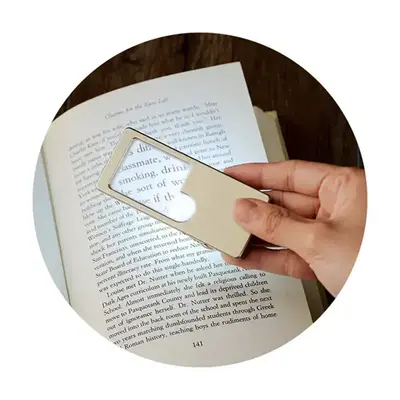 細かい文字もこれさえあれば眉間にしわを寄せることもなく快適です。 細かい文字もこれさえあれば眉間にしわを寄せることもなく快適です。