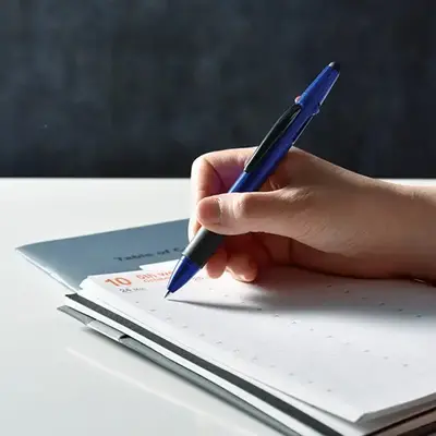 書き分けに便利な3色ボールペン 書き分けに便利な3色ボールペン