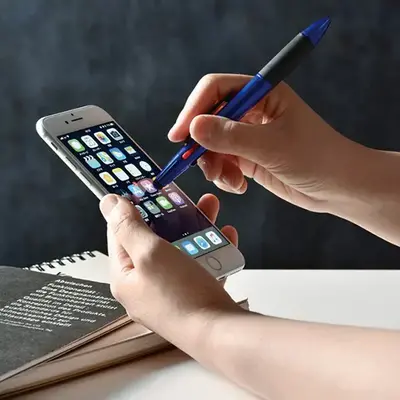 スマホなどの操作に便利なタッチペン スマホなどの操作に便利なタッチペン