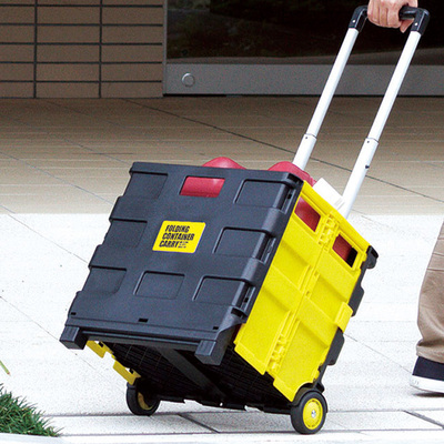 キャスター付きで重い荷物もラクラク キャスター付きで重い荷物もラクラク