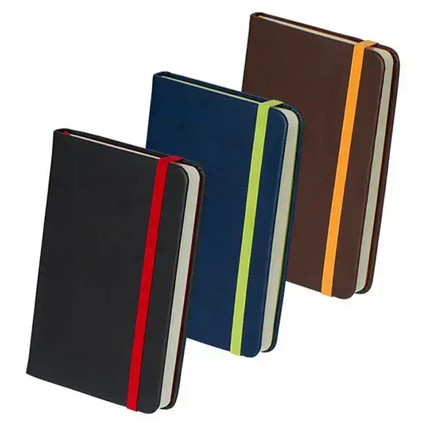 レザー調カバーのスタイリッシュな手帳型ノート、全3色から選べます。