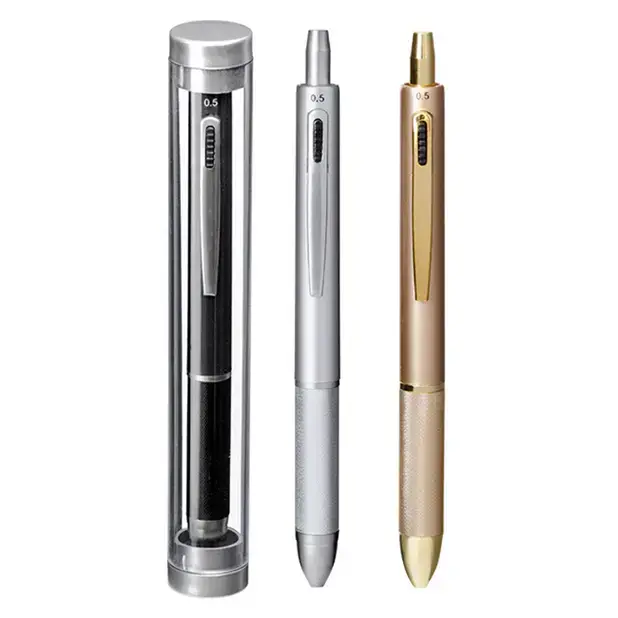 メタルの程よい重量感を感じる多色ペン(3ボールペン+シャープペン)。