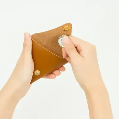 表裏どちらからでも開け閉め可能で便利にお使いいただけます。 表裏どちらからでも開け閉め可能で便利にお使いいただけます。