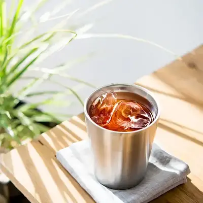 冷えた飲み物も結露しません。 冷えた飲み物も結露しません。