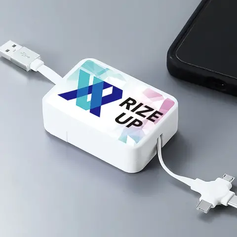 スマホスタンドになるコンパクト3in1ケーブル